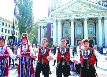 Промяна не става с назидание и тебешир