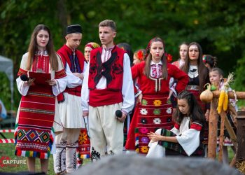 Снимка СУ „Никола Вапцаров“ – Петрич