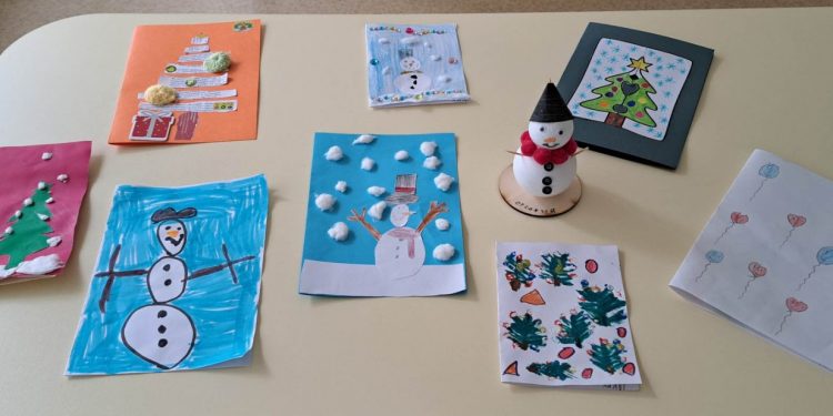 Коледни картички за детската болница