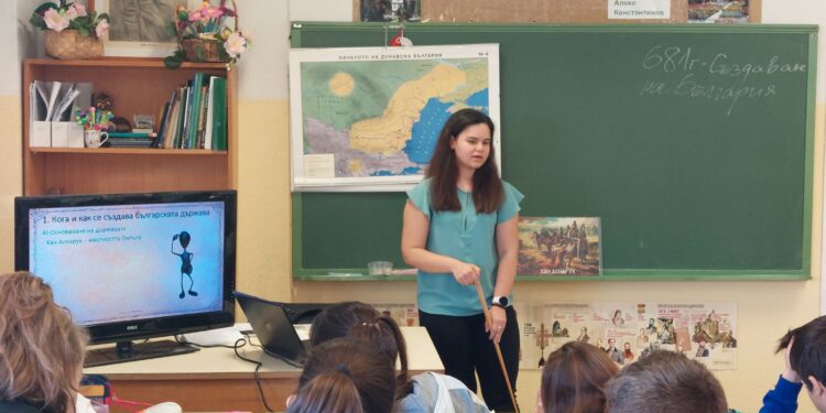 Дигитална раница за ученици зад граница