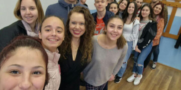 Да се влюбиш в сцената за едно междучасие