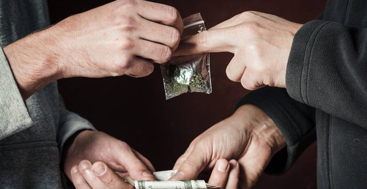 Училищните директори с достъп до регистър на наркоразпространителите