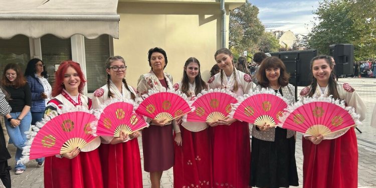 Есенен фестивал в столичното 18. СУ