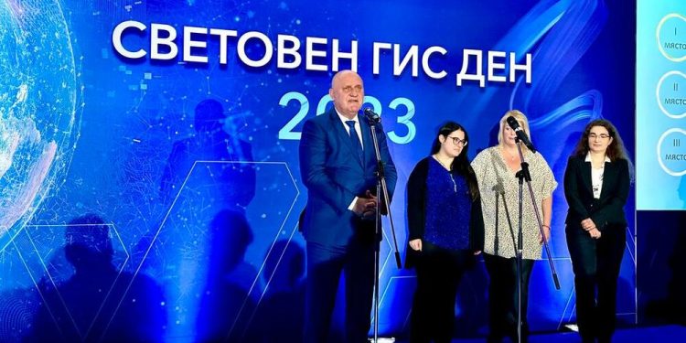 Над 12 000 ученици се обучават на ГИС системи в българските училища