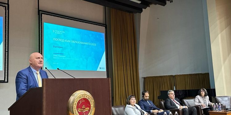 Образователни паралели