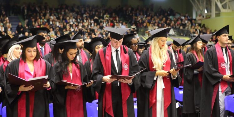 358 магистъри положиха Хипократовата клетва в Полвдив