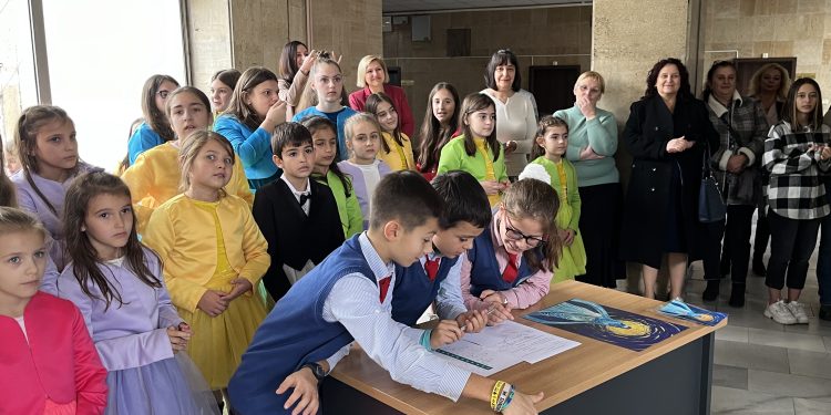 Дупнишки ученици създават филм за справедливостта