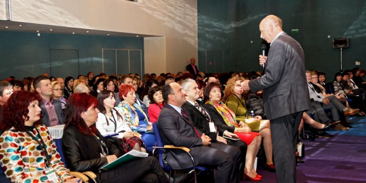 Генералният секретар на Европейската асоциация на училищните директори на форум в Пловдив