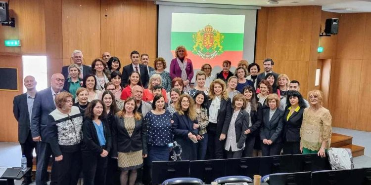 Неделни училища обменят опит в Лисабон