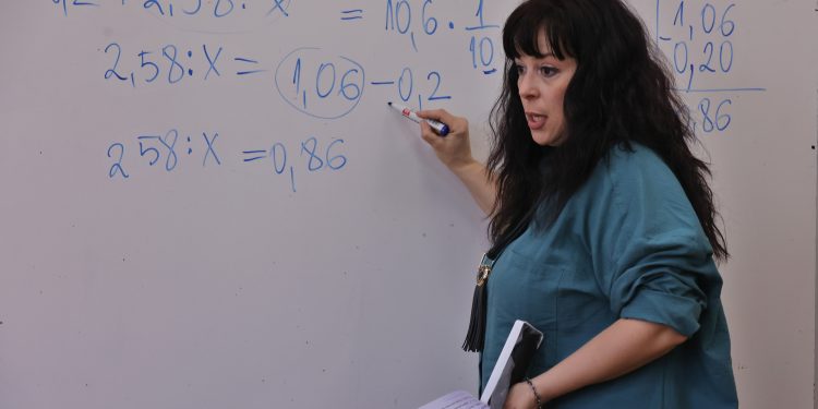 МОН и Синдикатът на българските учители организират конкурс за добри педагогически практики