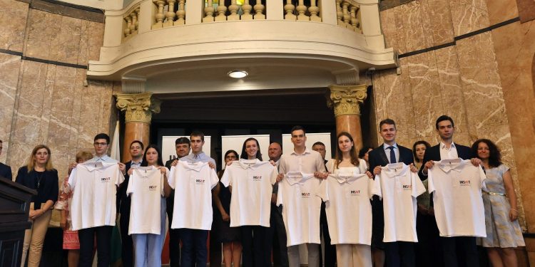 Родни таланти избират България