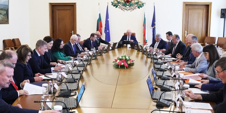 Служебното правителство отчете свършеното