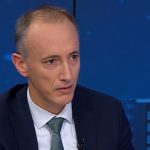 Едно от предложенията, които ще направим в Закона за предучилищното и училищното образование, е да развиваме хибридните профили.“ Това заяви министърът на образованието и науката Красимир Вълчев пред БНТ