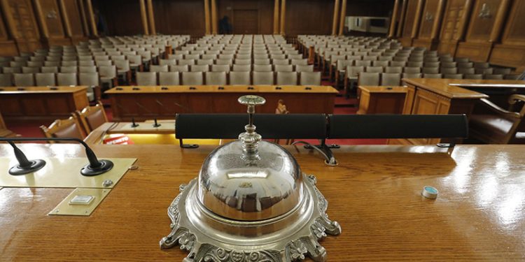 Народното събрание търси студенти с интерес към законотворчеството