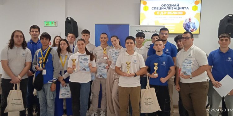 Битка на роботи край морето