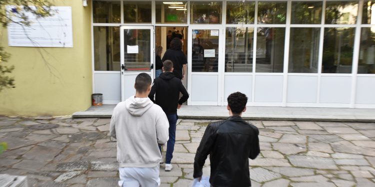 48 082 зрелостници се явиха на матурата по български език и литература