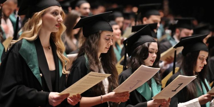 Кабинетът определи държавната гаранция за кредитиране на студенти и докторанти