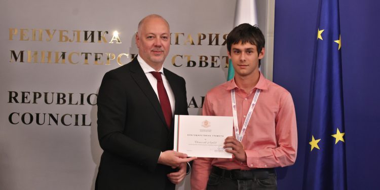 Шампионът в астрономията Светослав Арабов: Ръководителите ни подготвиха много добре