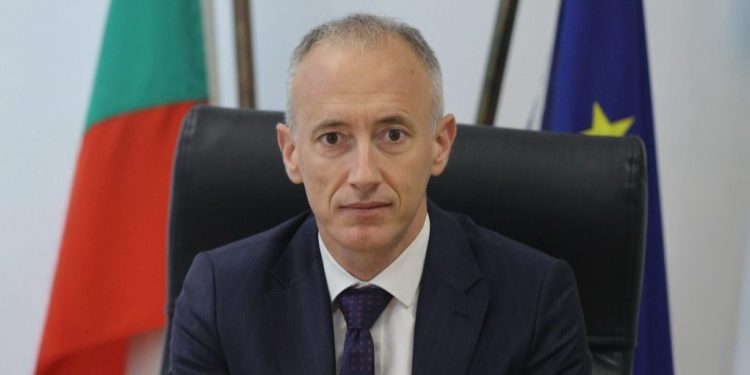 Приветствие на министъра на образованието и науката Красимир Вълчев за Международния ден на учителя