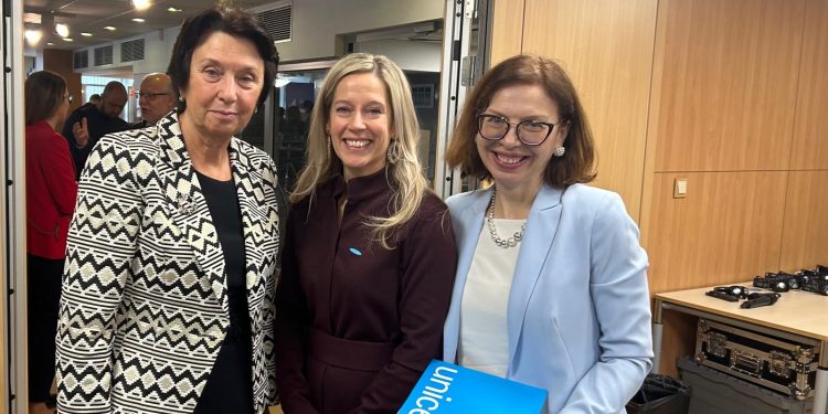 „Дигитално-медийната грамотност е една от основните компетентности в съвременния свят и ще бъде по-широко застъпена в новите учебни програми“, заяви заместник-министърът на образованието и науката д-р Емилия Лазарова