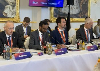 Министър Красимир Вълчев участва във форум на ОИСР за изкуствения интелект в образованието