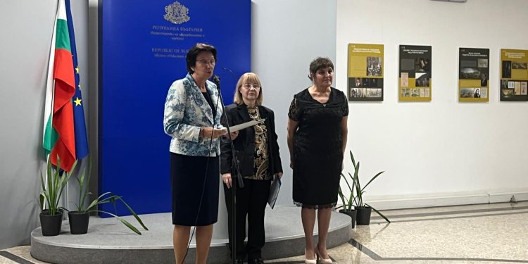 Националният музей на образованието с изложба за българското светско училище