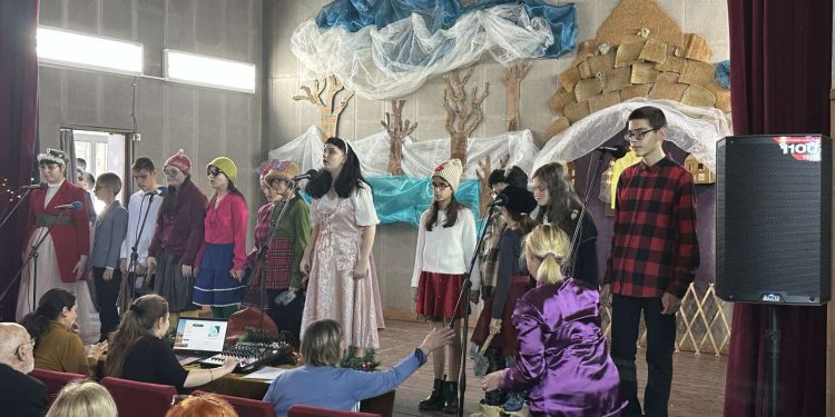 Учениците от „Луи Брайл“ в София с коледно тържество