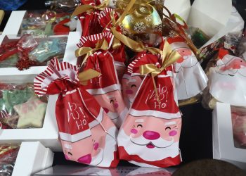 Коледен базар на професионалните умения в МОН