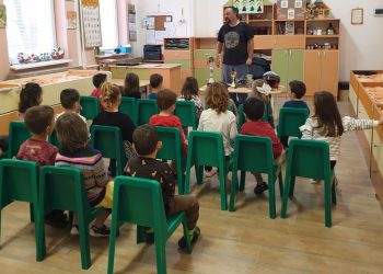 Споделена обич между деца, родители и учители