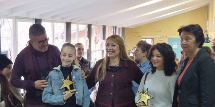 Учениците от столичното 107. ОУ „Хан Крум“ с коледен базар в подкрепа на болно дете