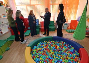 Ресурсните кабинети на над 250 детски градини и училища с предучилищни групи са оборудвани с финансиране по проект "Силен старт" на Министерството на образованието и науката