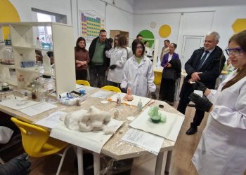 Зам.-министър Николай Витанов откри STEM център в СУ „Васил Левски“ в Ябланица